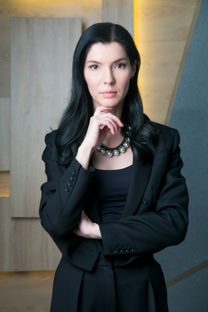 портрет женщины-юриста для LinkedIn